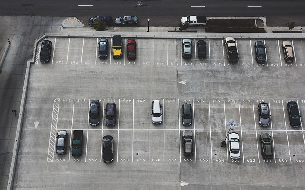 El misterio de las menguantes plazas de parking