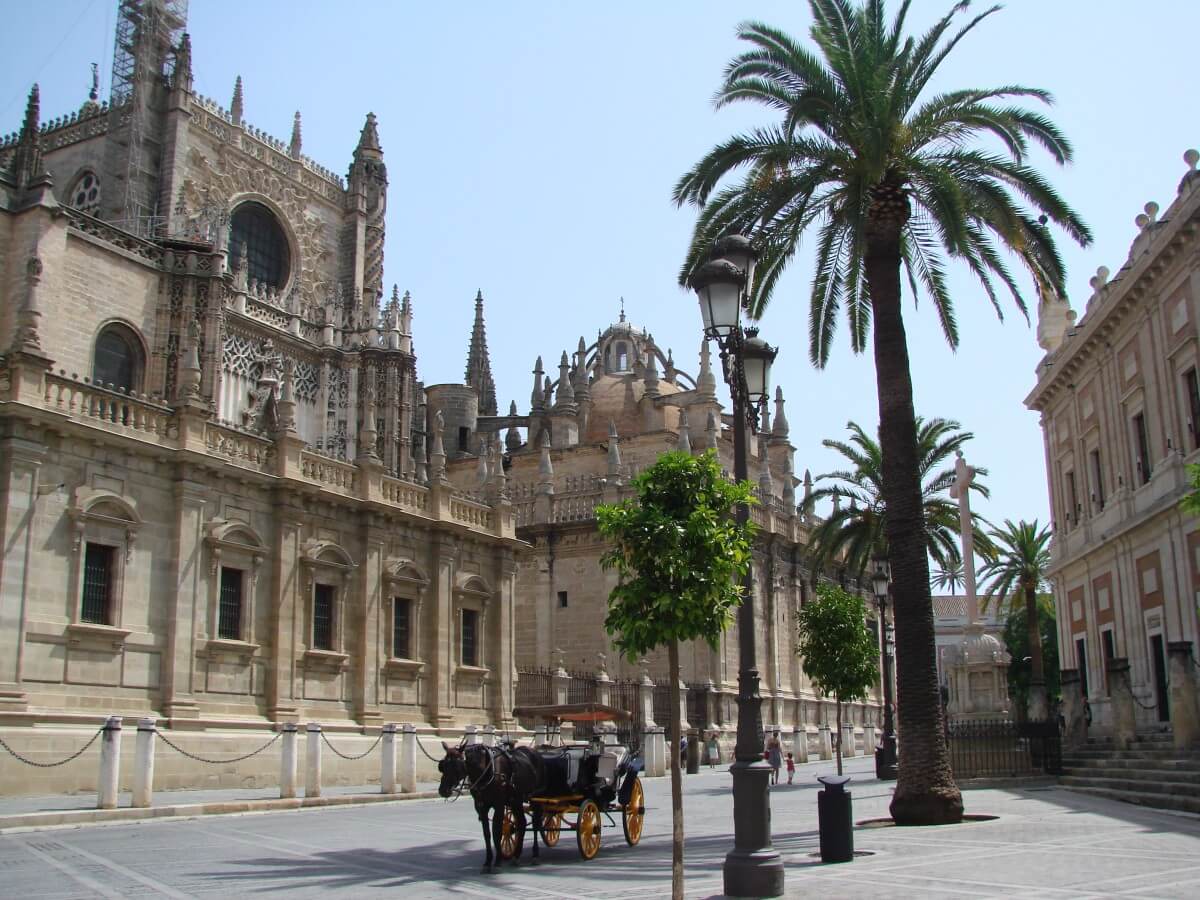 Encuentro en Sevilla entre empresarios andaluces y prestigiosos abogados de 16 países