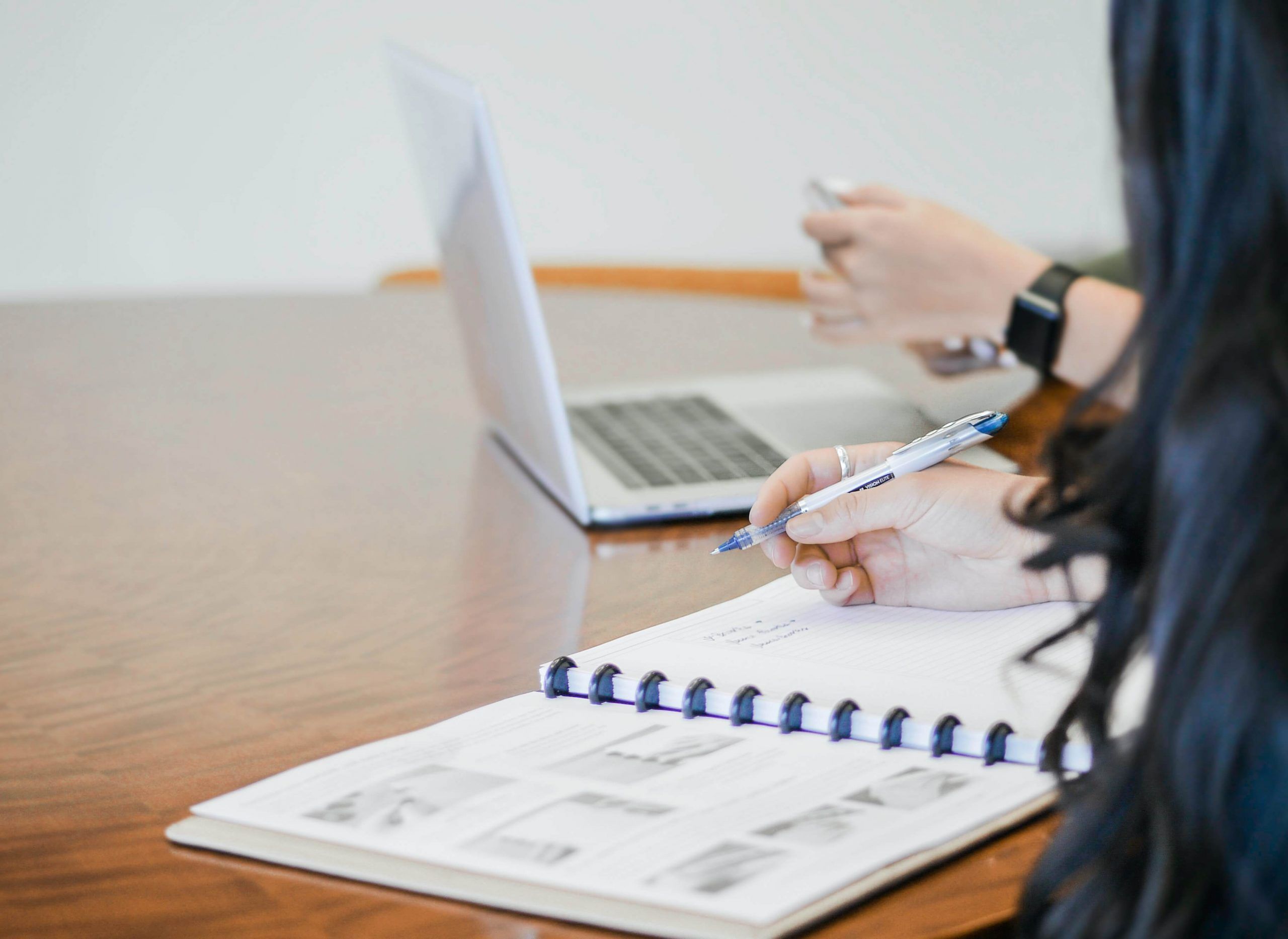 What do judges understand by auditor independence?